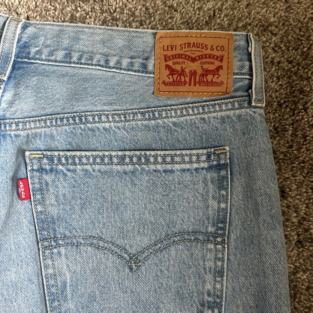 Levi's Light Blue Women's Low Pro Straight Leg Jeans - Picture 7 of 7